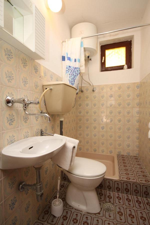 Apartments By The Sea Basina, Hvar - 8749 Vrbanj Bagian luar foto